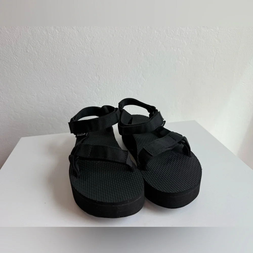 Teva Flatform Universal Sandal Black W6 - Picture 5 of 8